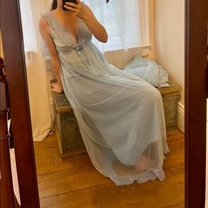 blue vintage 1970s night gown and matching robe